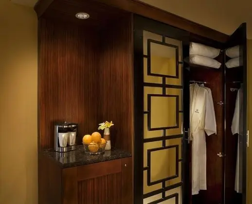 Oda, 2 Çift Kişilik Yatak, Engellilere Uygun (Mobility & Hearing, Roll-in Shower)