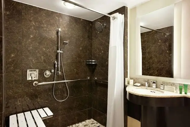 Oda, Engellilere Uygun (Roll-In Shower)