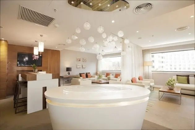 Süit, 1 En Büyük (King) Boy Yatak ve Çekyat (Alcove)