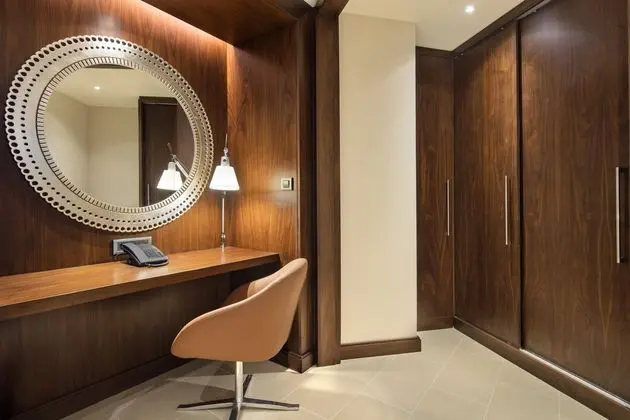 Executive Oda, 1 En Büyük (King) Boy Yatak, Business Dinlenme Salonu Kullanımı