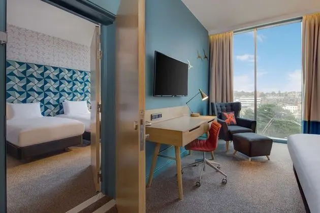 Oda, 1 En Büyük (King) Boy Yatak, Balkon