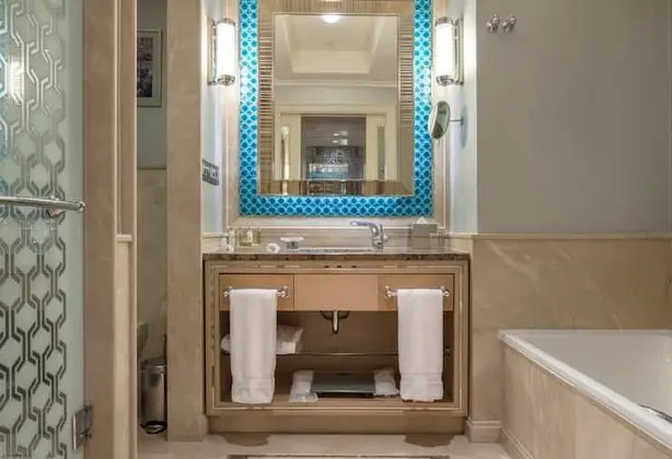 Queen Guest Room