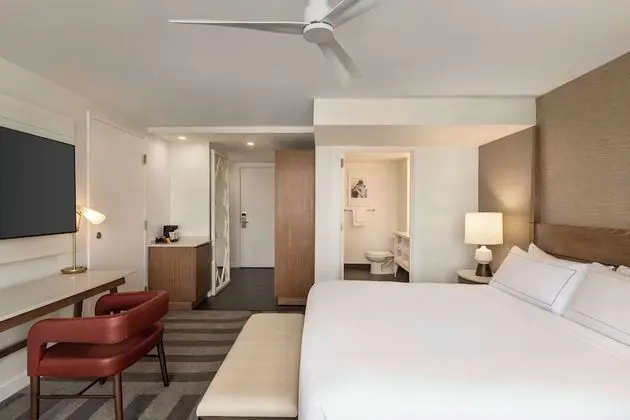 Premium Oda, 1 En Büyük (King) Boy Yatak, Balkon, Okyanusa Sıfır