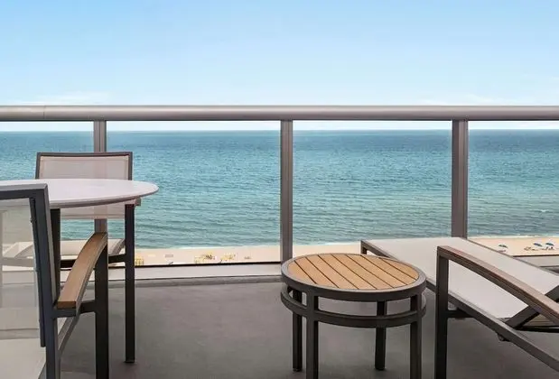 Premium Oda, 1 En Büyük (King) Boy Yatak, Balkon, Okyanusa Sıfır