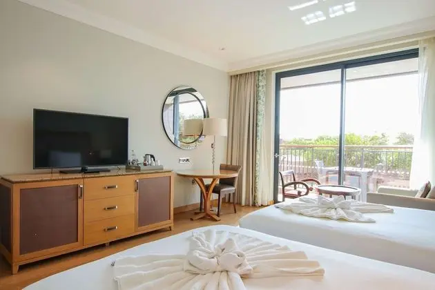 Room, 2 Double Beds, Partial Sea View