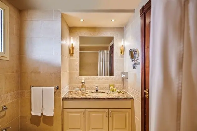 Twin Guest Room