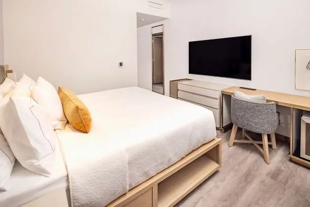 Premier Stüdyo, 1 En Büyük (King) Boy Yatak, Engellilere Uygun (Roll-In Shower)