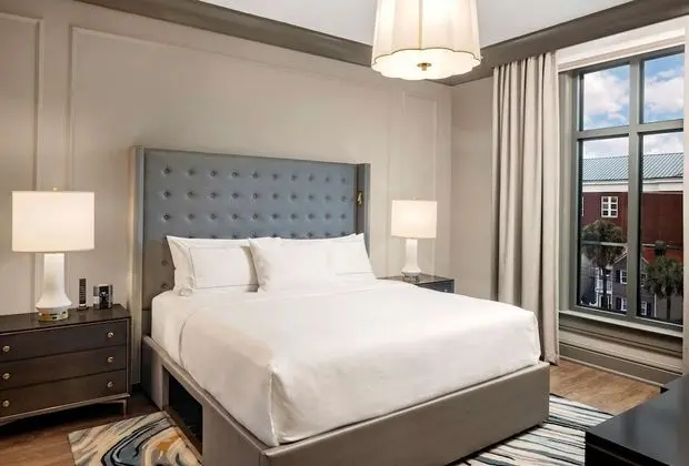 ADA, 1 Bedroom Deluxe King Suite with Balcony (Roll-In Shower)