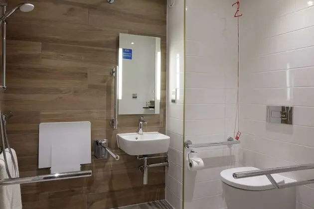 Oda, 1 Çift Kişilik Yatak, Engellilere Uygun