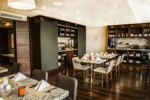 Executive Suite, 1 King Bed, Executive  Lounge Access