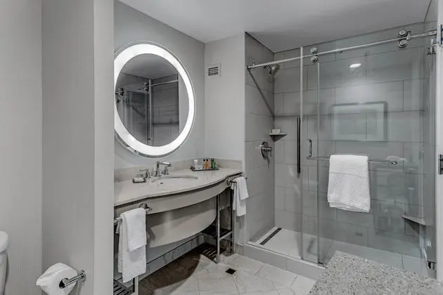 Oda, 2 Büyük (Queen) Boy Yatak, Sigara İçilmez, Küvet