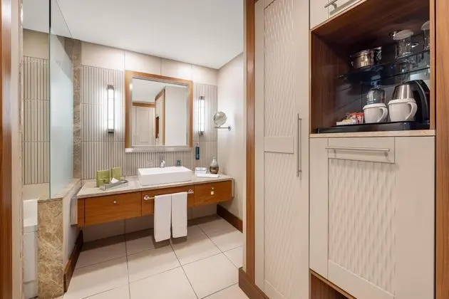 https://images.etstur.com/files/images/hotelImages/TR/51919/l/Hilton-Dalaman-Sarigerme-Resort-Spa-Oda-391556.jpg