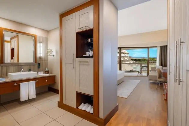 https://images.etstur.com/files/images/hotelImages/TR/51919/l/Hilton-Dalaman-Sarigerme-Resort-Spa-Oda-391557.jpg
