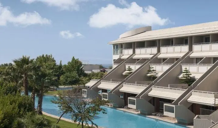 https://images.etstur.com/files/images/hotelImages/TR/51919/l/Hilton-Dalaman-Sarigerme-Resort-Spa-Oda-391558.jpg