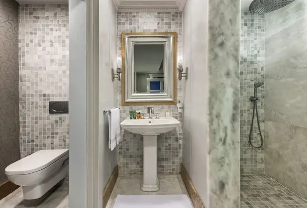 https://imagessl.etstur.com/files/images/hotelImages/TR/51919/l/Hilton-Dalaman-Sarigerme-Resort-Spa-Oda-216897.jpg