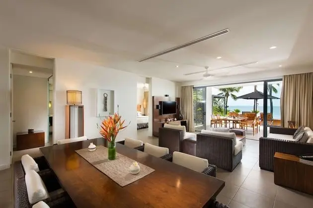 Oda, 3 Yatak Odası, Kişiye Özel Havuzlu, Denize Sıfır (Residence)