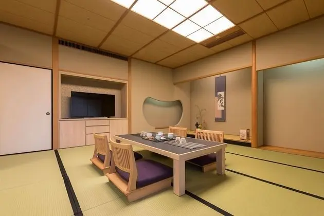 Süit (Japanese Suite)