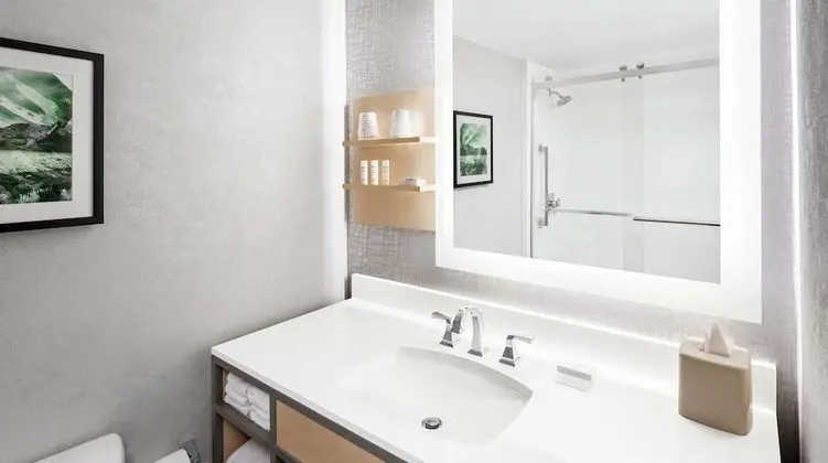 Oda, 1 En Büyük (King) Boy Yatak (Drinks & Snacks)