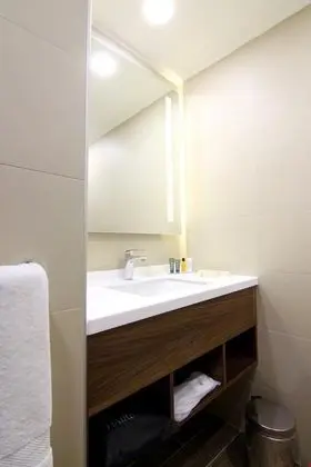 Standard Double Tek Büyük Yataklı Oda
