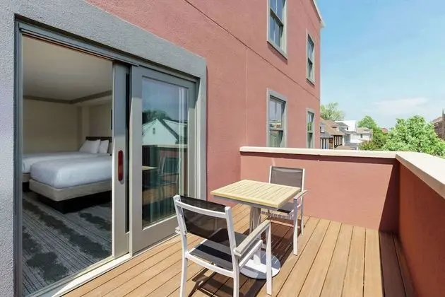 Oda, 2 Büyük (Queen) Boy Yatak, Balkon, Şehir Manzaralı