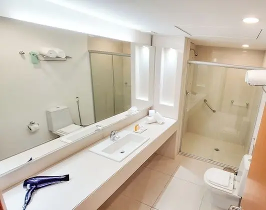 Business Tek Büyük Yataklı Oda