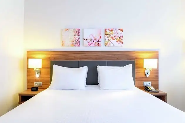 King Room with Garden View