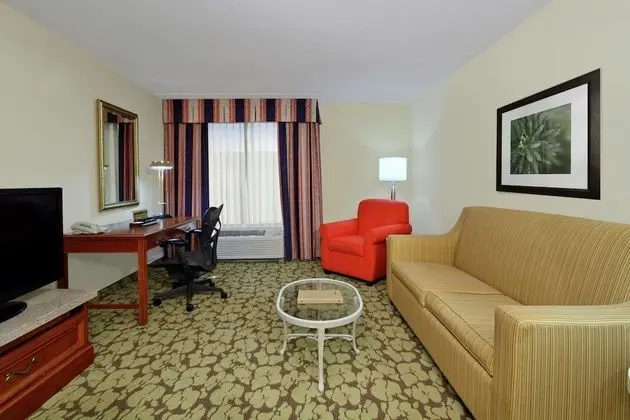 Handicap Accessible 1 Bedroom King Suite w/ Roll-in Shower