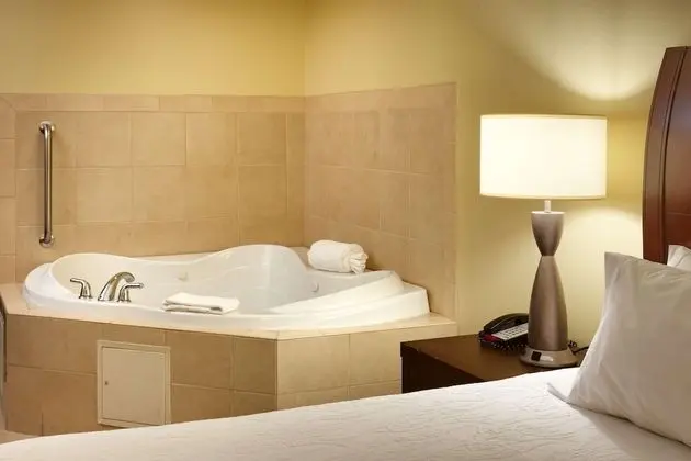 Standard Oda, 1 En Büyük (King) Boy Yatak (HEARING ACCESSIBLE WHIRLPOOL ROOM)