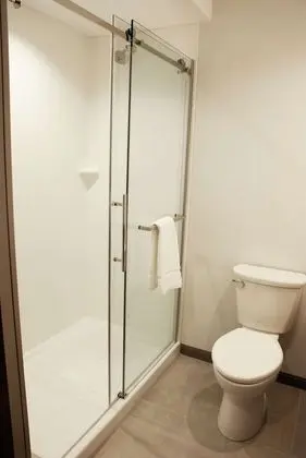 Oda, 1 En Büyük (King) Boy Yatak ve Çekyat, Engellilere Uygun (Hearing)