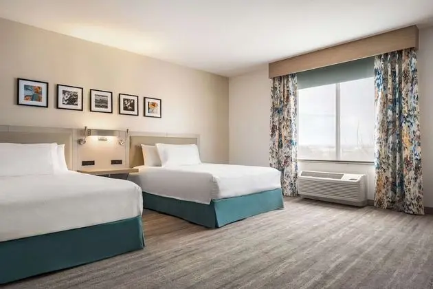 2 Queen Room, Accessible, Roll-In-Shower