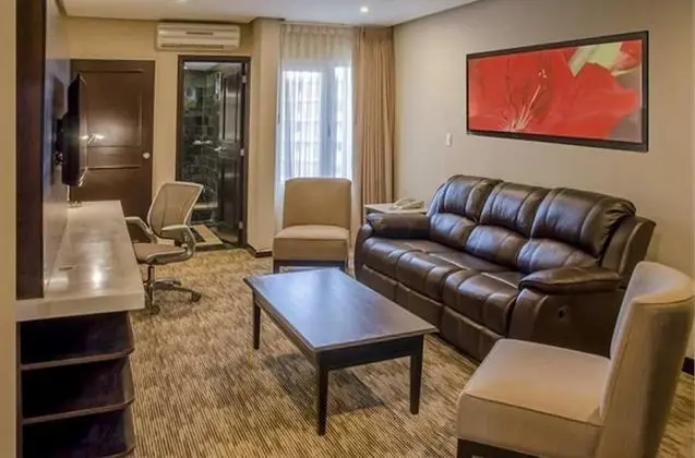Junior Süit, 1 En Büyük (King) Boy Yatak, Şehir Manzaralı