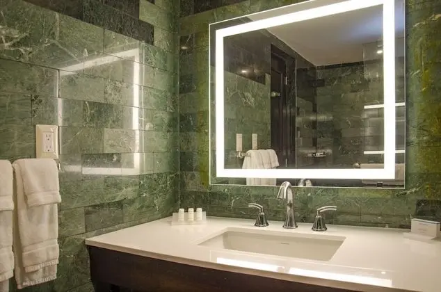 Oda, 2 Çift Kişilik Yatak, Şehir Manzaralı