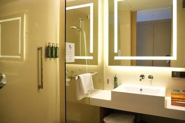 Deluxe Oda, 1 En Büyük (King) Boy Yatak, Balkon