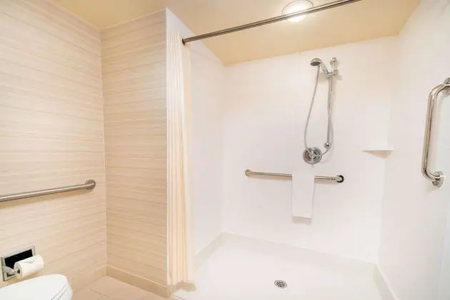 Oda, 1 Yatak Odası, Engellilere Uygun (Mobility & Hearing, Roll-in Shower)