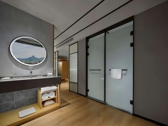 Deluxe Oda, 1 En Büyük (King) Boy Yatak