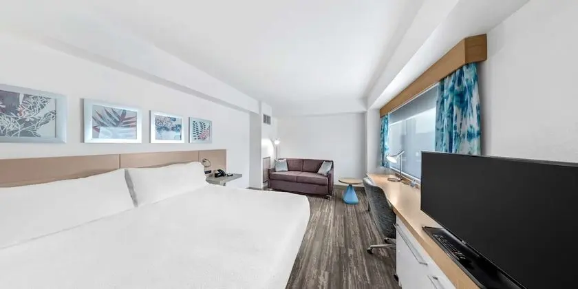 Oda, 1 En Büyük (King) Boy Yatak ve Çekyat, Manzaralı, Köşe