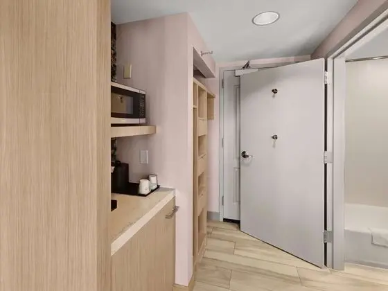 Oda, 2 Büyük (Queen) Boy Yatak