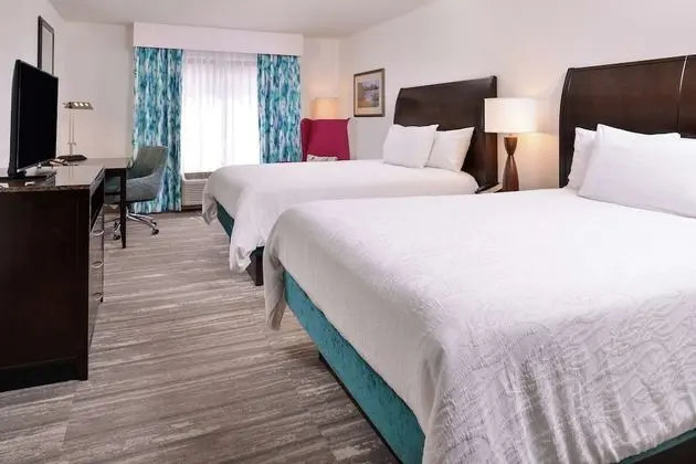 Room, 2 Queens, Accessible w/ Roll In Shower