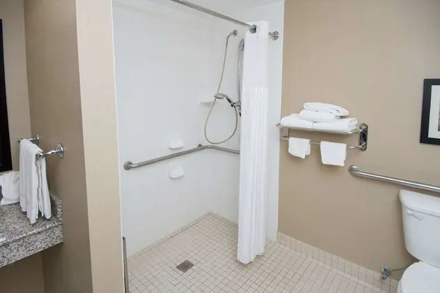 Oda, Engellilere Uygun, Sigara İçilmez (Hearing Impaired/Roll-in Shower)