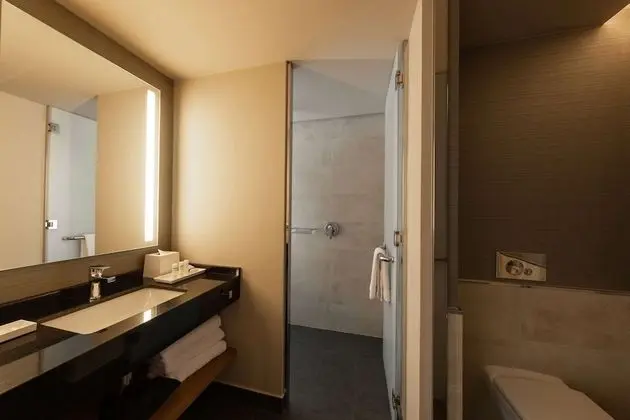 Oda, 2 Çift Kişilik Yatak, Şehir Manzaralı