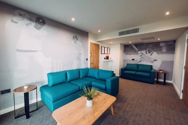 Oda, 1 En Büyük (King) Boy Yatak (Pitch View and Lounge)