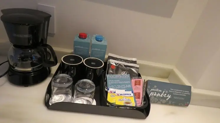 Standard Oda, 1 En Büyük (King) Boy Yatak, Engellilere Uygun, Sigara İçilmez (Roll-in Shower)
