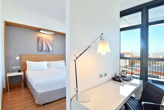 Family Oda, 1 En Büyük (King) Boy Yatak