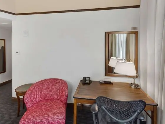 Oda, 2 Büyük (Queen) Boy Yatak