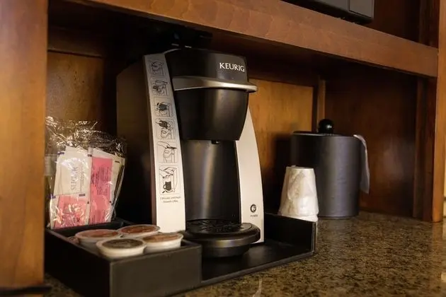 Oda, 2 Büyük (Queen) Boy Yatak