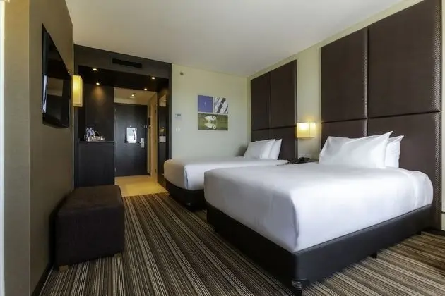 Oda, 2 Tek Kişilik Yatak, Şehir Manzaralı