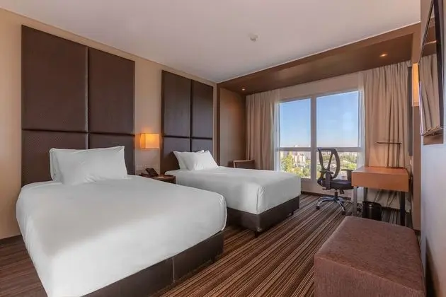 Oda, 2 Tek Kişilik Yatak, Şehir Manzaralı