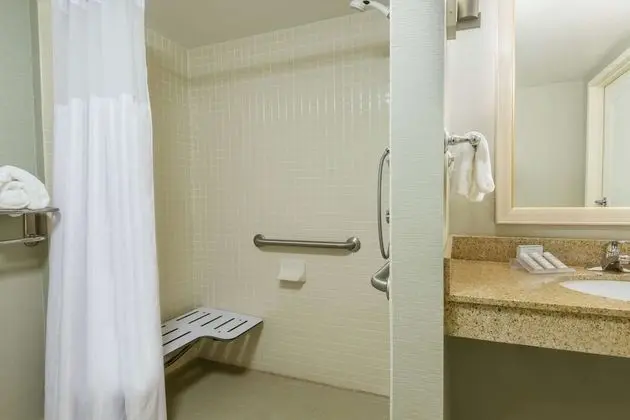 Oda, 2 Çift Kişilik Yatak, Engellilere Uygun (MOBILITY/HEARING ACCESS W/RI SHOWER)