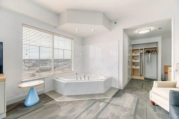 Deluxe Oda, 1 En Büyük (King) Boy Yatak ve Çekyat, Balkon, Okyanusa Sıfır (Whirlpool)