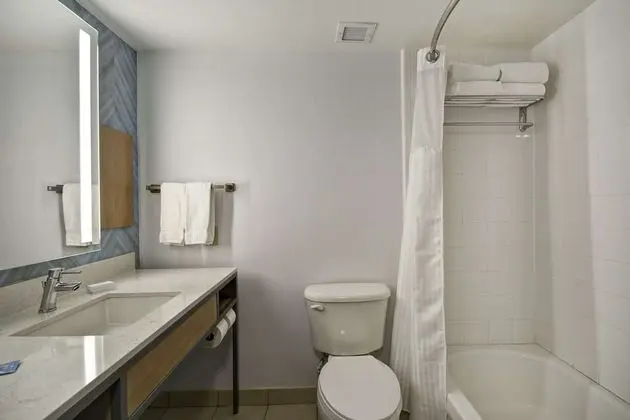 Junior Süit, Bir En Büyük (King) Boy Yataklı, Engellilere Uygun